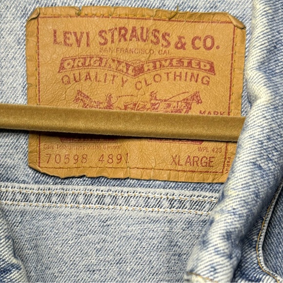 Levi Jean Jacket - Picture 2 of 3